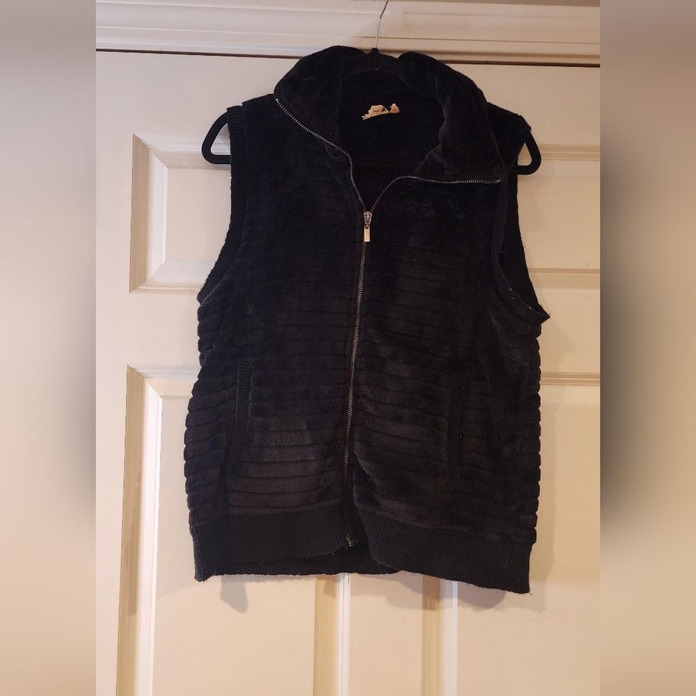 Cable & Gauge soft black plush zip up vest L